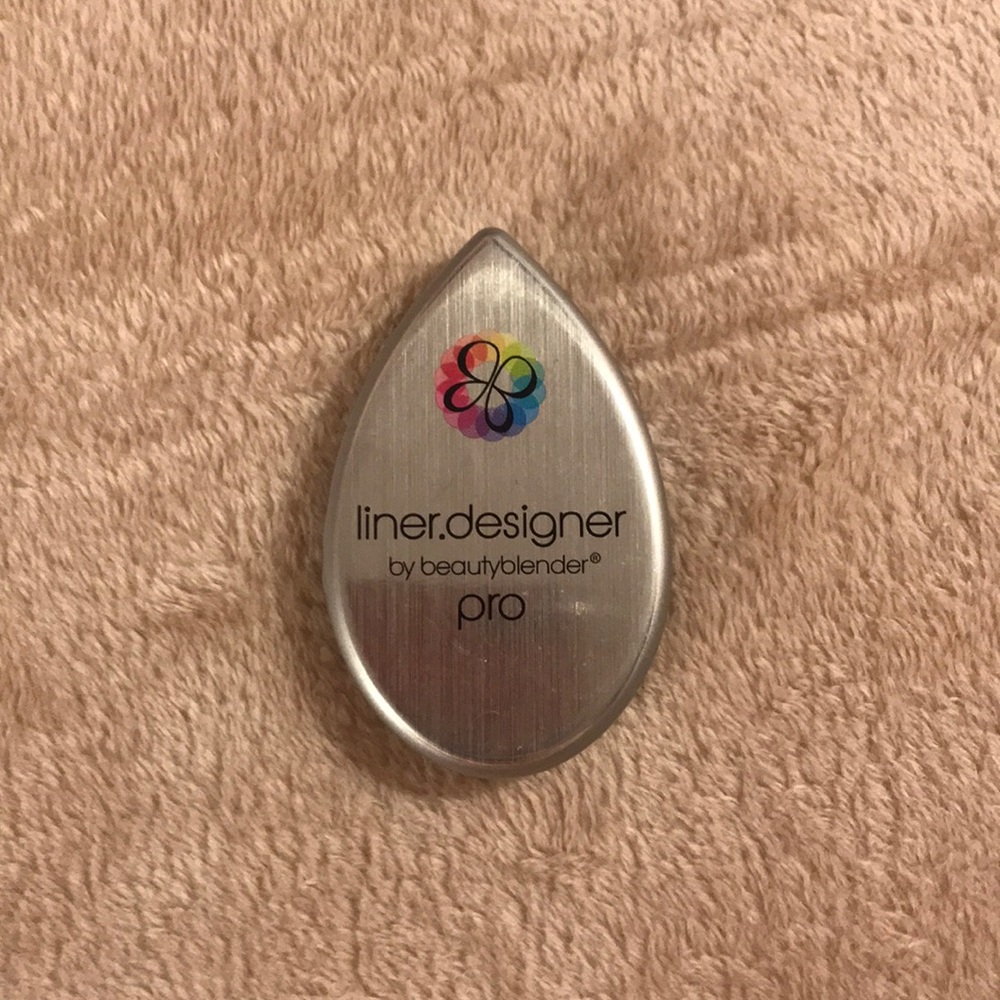 Beauty Blender Liner Designer
